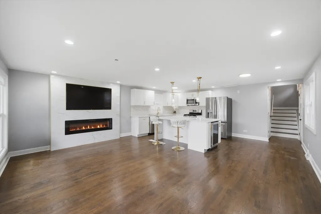 11818 South Justine Street Chicago IL 60643