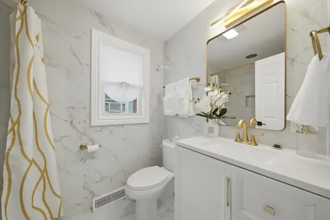 11818 South Justine Street Chicago IL 60643