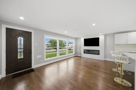 11818 South Justine Street Chicago IL 60643