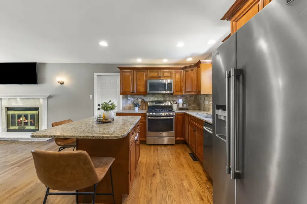 5s481 Glenoban Drive Naperville IL 60563