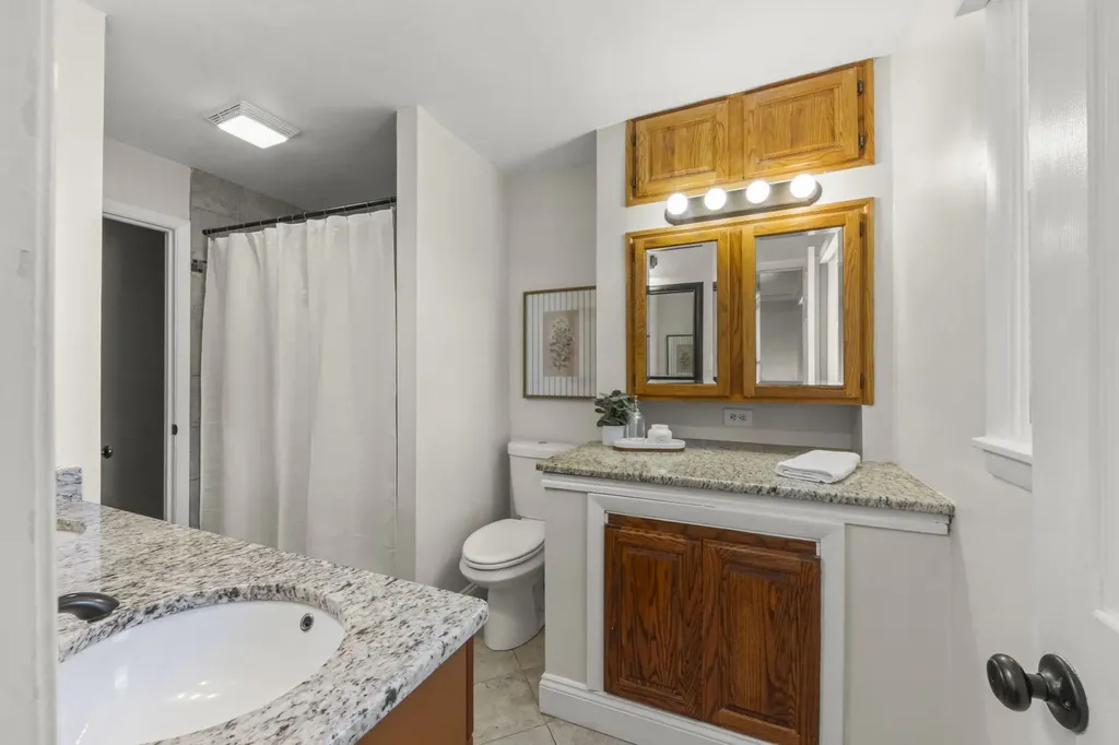 5s481 Glenoban Drive Naperville IL 60563