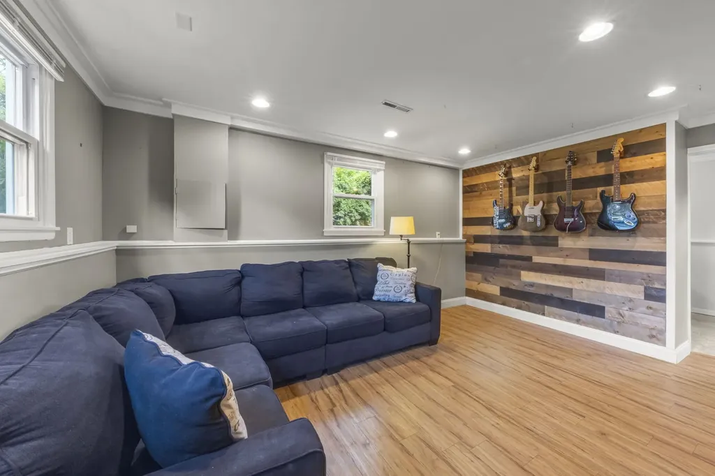 5s481 Glenoban Drive Naperville IL 60563