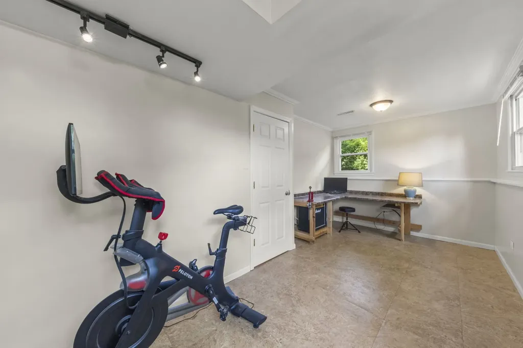 5s481 Glenoban Drive Naperville IL 60563