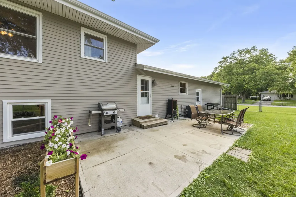 5s481 Glenoban Drive Naperville IL 60563