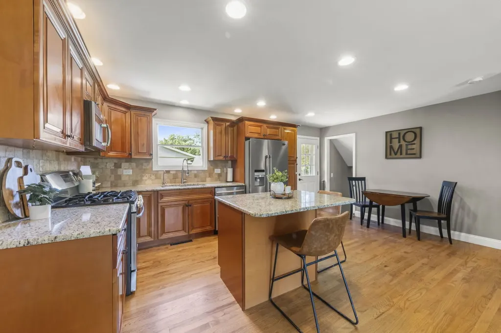 5s481 Glenoban Drive Naperville IL 60563
