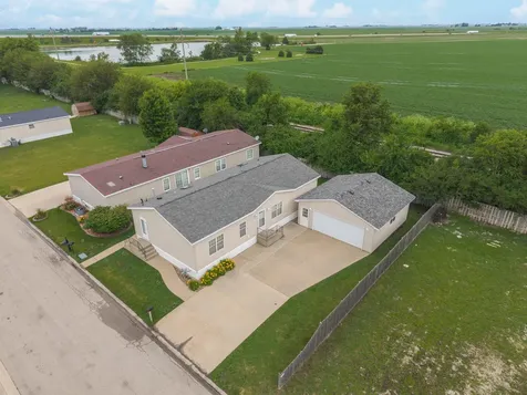 501 Michael Lane Chenoa IL 61726