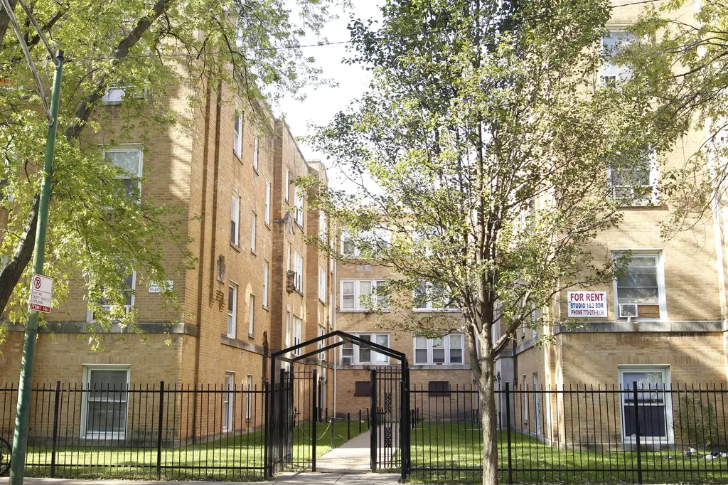 4824 North Avers Avenue Chicago IL 60625