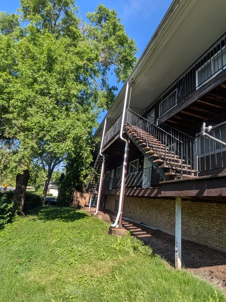 75 North Lyle Avenue Elgin IL 60123