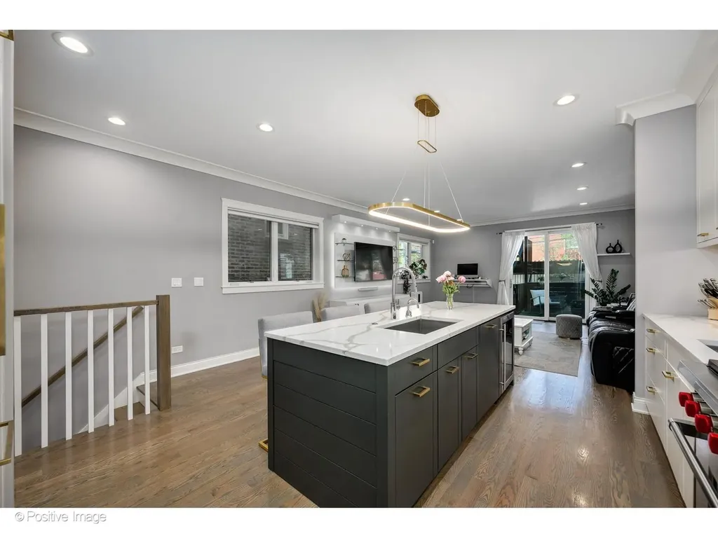 2506 North Southport Avenue Chicago IL 60614