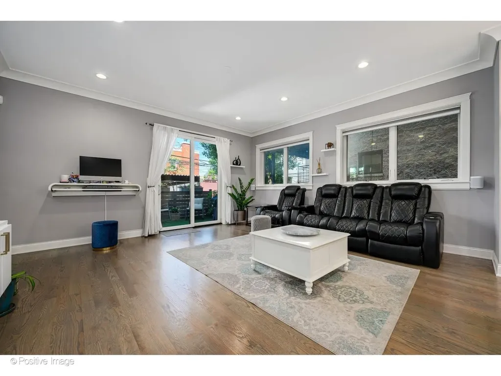 2506 North Southport Avenue Chicago IL 60614