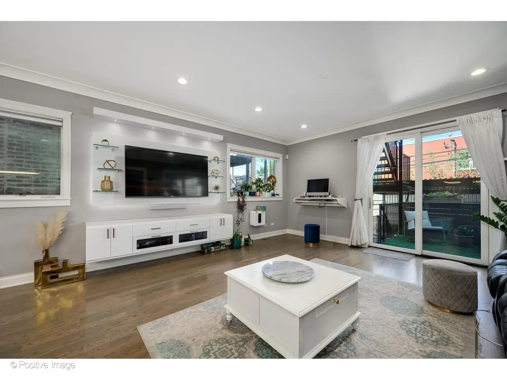 2506 North Southport Avenue Chicago IL 60614