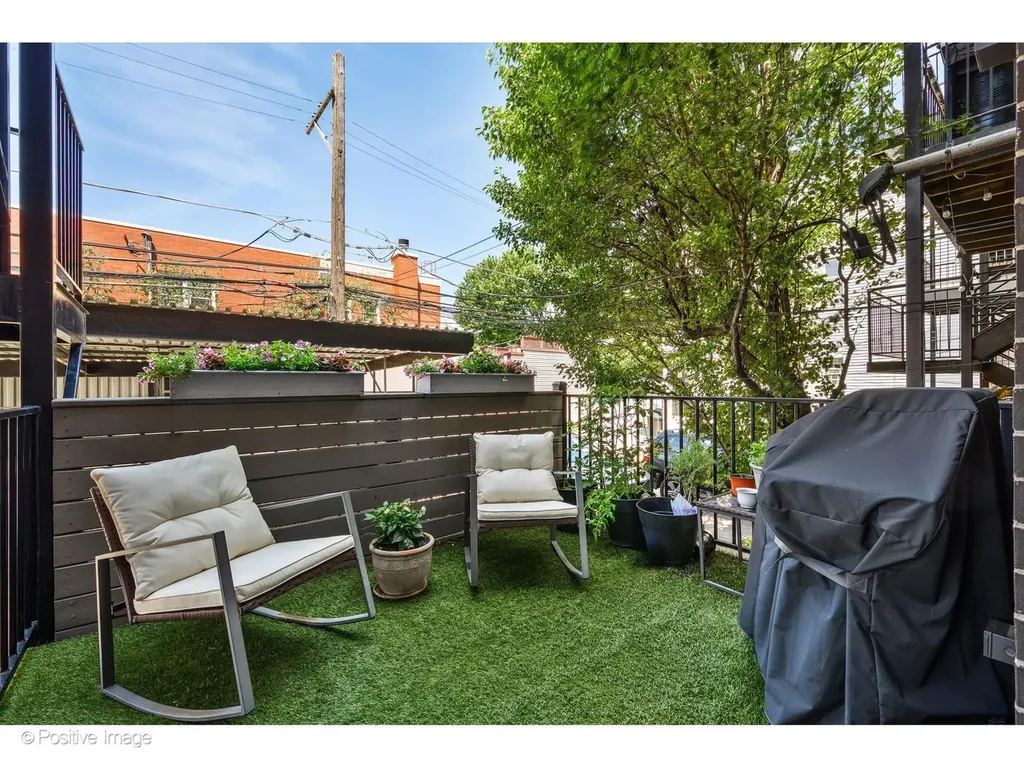 2506 North Southport Avenue Chicago IL 60614