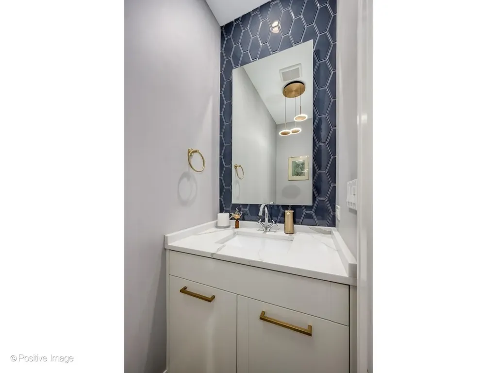 2506 North Southport Avenue Chicago IL 60614