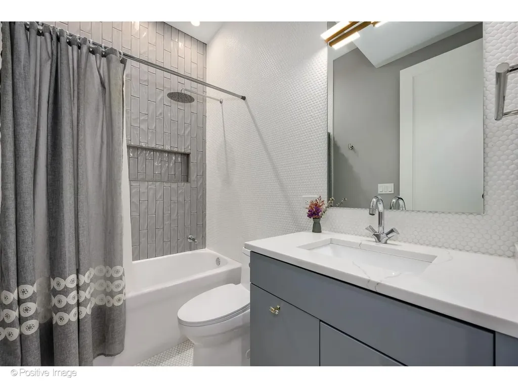 2506 North Southport Avenue Chicago IL 60614