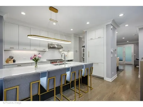 2506 North Southport Avenue Chicago IL 60614