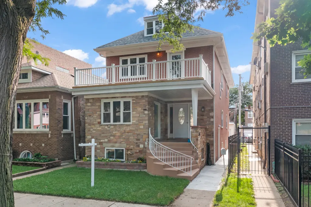 7234 North Hamilton Avenue Chicago IL 60645