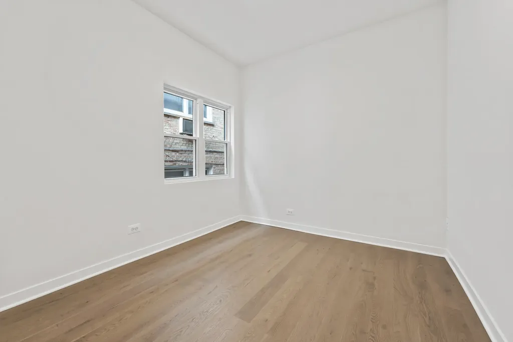 7234 North Hamilton Avenue Chicago IL 60645
