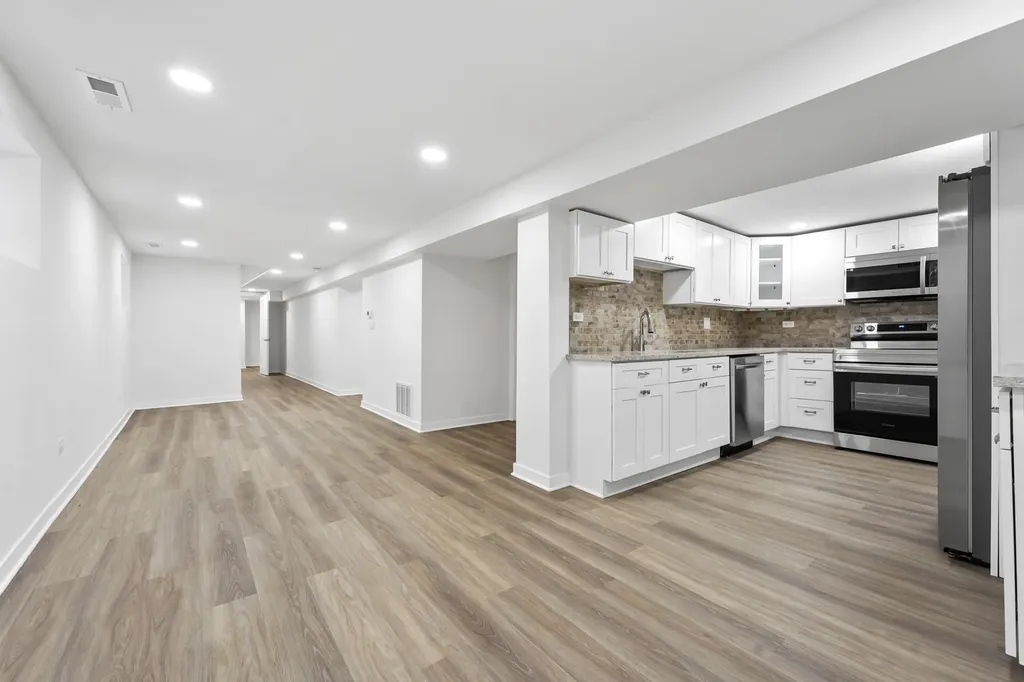 7234 North Hamilton Avenue Chicago IL 60645