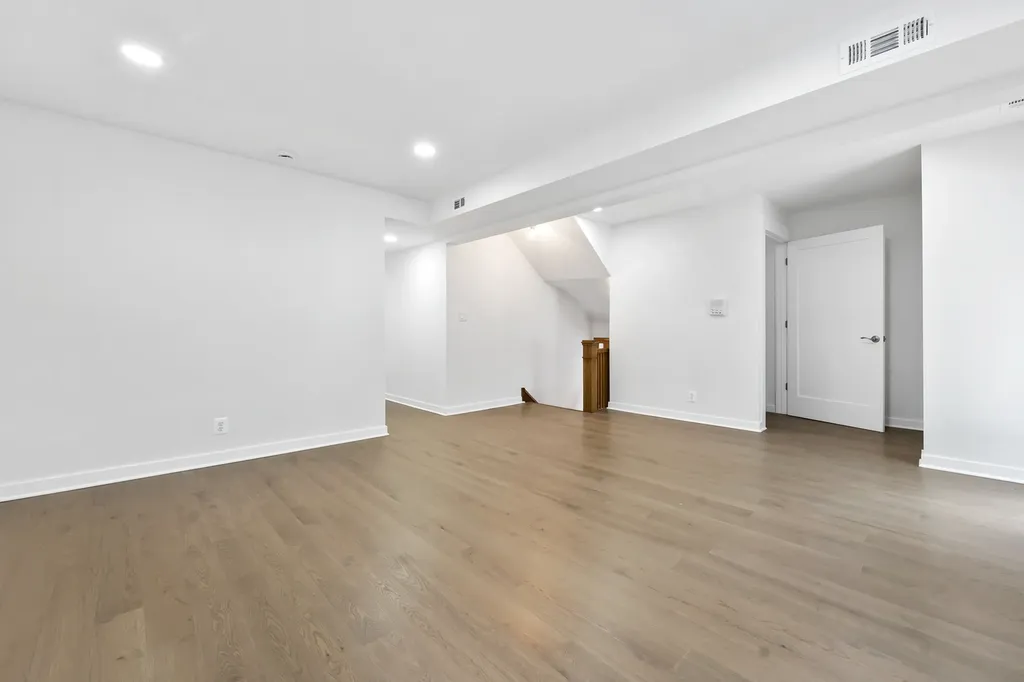 7234 North Hamilton Avenue Chicago IL 60645