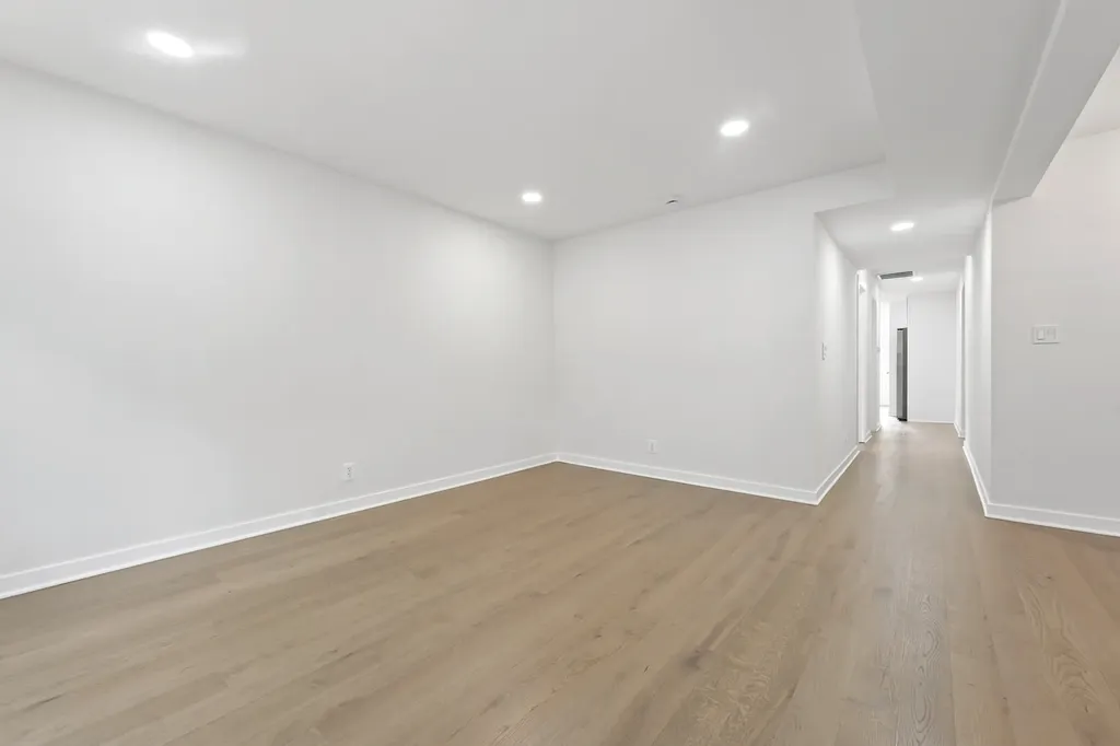 7234 North Hamilton Avenue Chicago IL 60645
