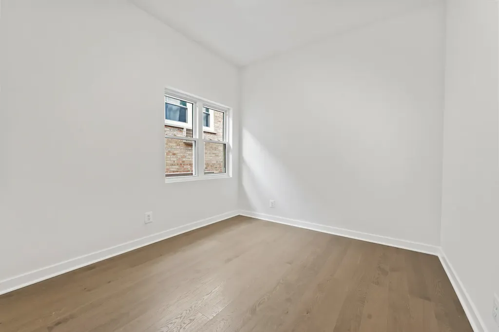 7234 North Hamilton Avenue Chicago IL 60645