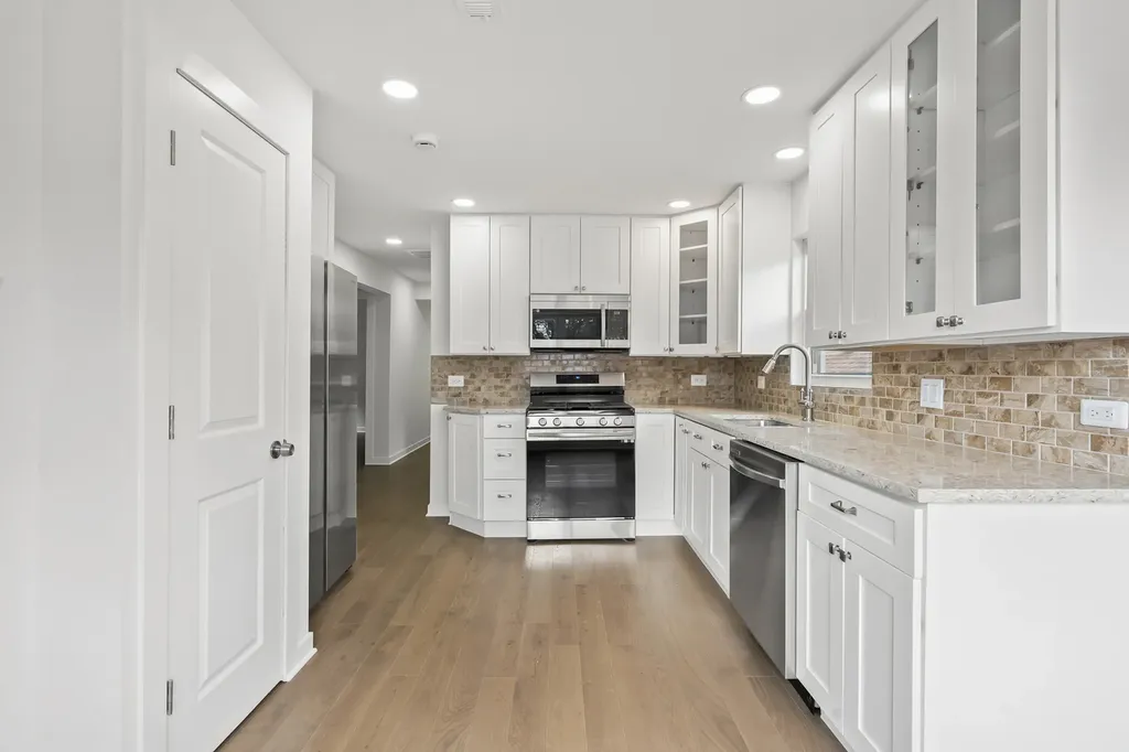 7234 North Hamilton Avenue Chicago IL 60645