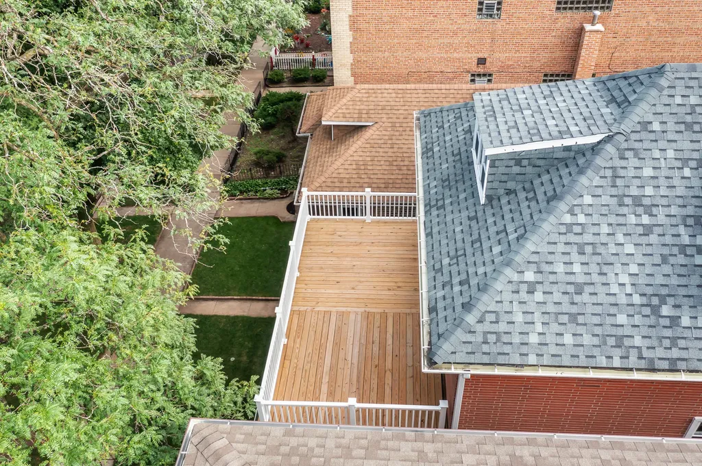 7234 North Hamilton Avenue Chicago IL 60645