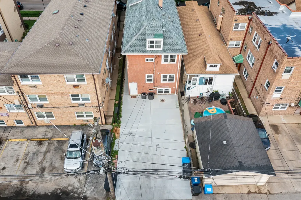 7234 North Hamilton Avenue Chicago IL 60645