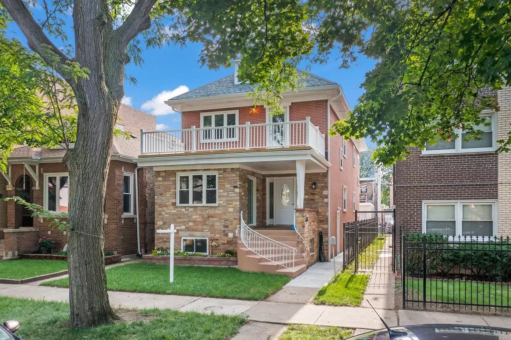7234 North Hamilton Avenue Chicago IL 60645