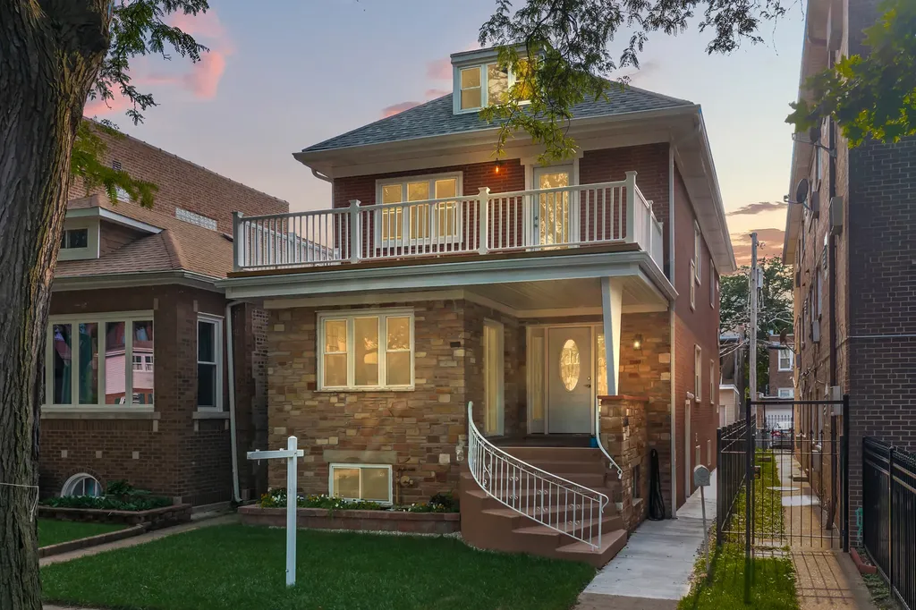 7234 North Hamilton Avenue Chicago IL 60645