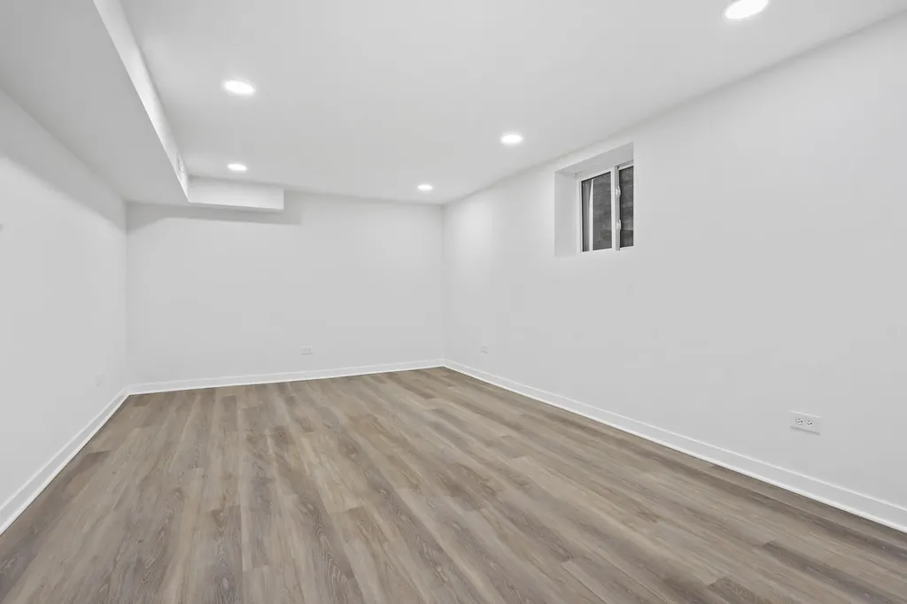 7234 North Hamilton Avenue Chicago IL 60645