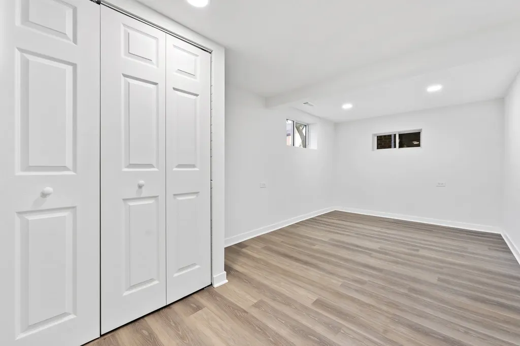 7234 North Hamilton Avenue Chicago IL 60645