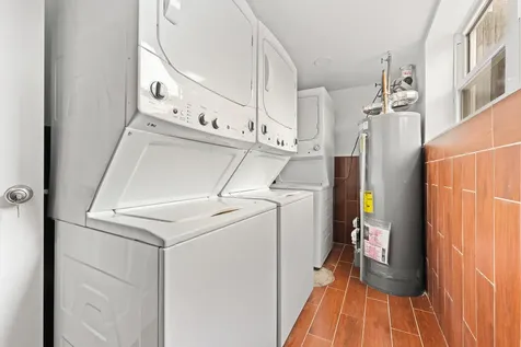 7234 North Hamilton Avenue Chicago IL 60645