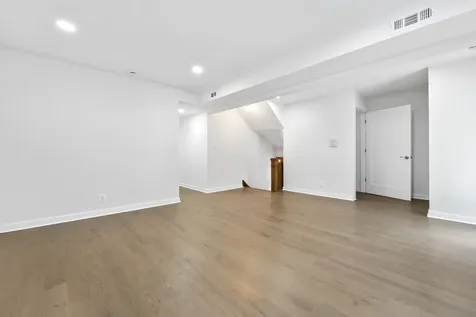 7234 North Hamilton Avenue Chicago IL 60645