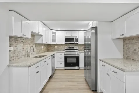 7234 North Hamilton Avenue Chicago IL 60645