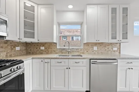 7234 North Hamilton Avenue Chicago IL 60645