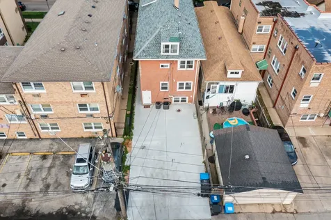 7234 North Hamilton Avenue Chicago IL 60645