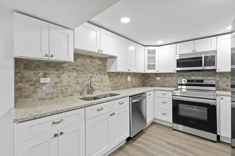 7234 North Hamilton Avenue Chicago IL 60645
