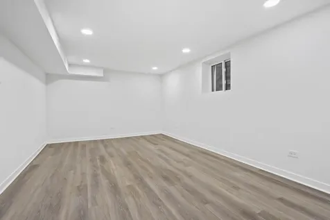 7234 North Hamilton Avenue Chicago IL 60645