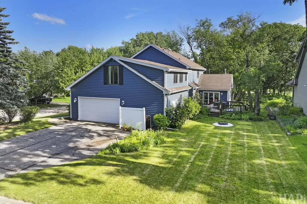 143 Mccullom Street Crystal Lake IL 60014