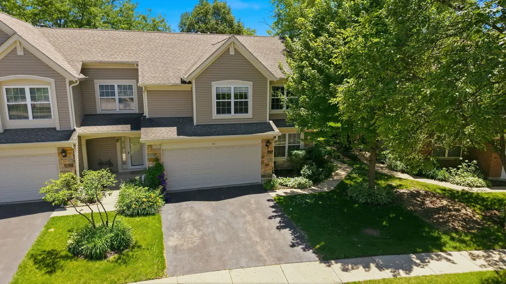 141 Crescent Lane Schaumburg IL 60193