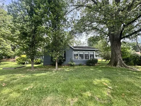 307 West Webster Street Benton IL 62812