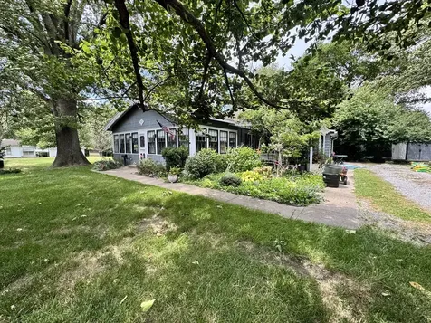 307 West Webster Street Benton IL 62812