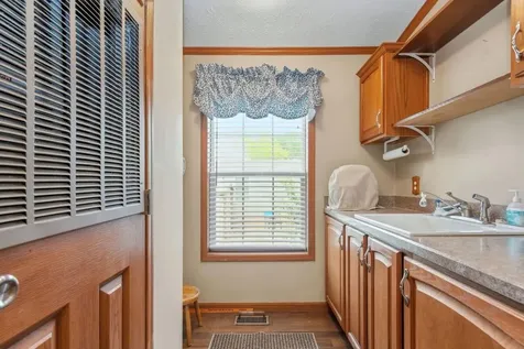 242 Fox Lane Belvidere IL 61008