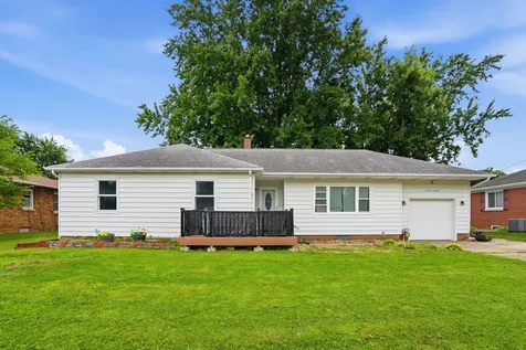 1414 23RD Avenue East Moline IL 61244