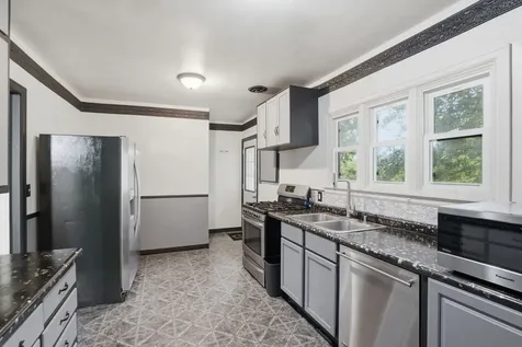 1414 23RD Avenue East Moline IL 61244