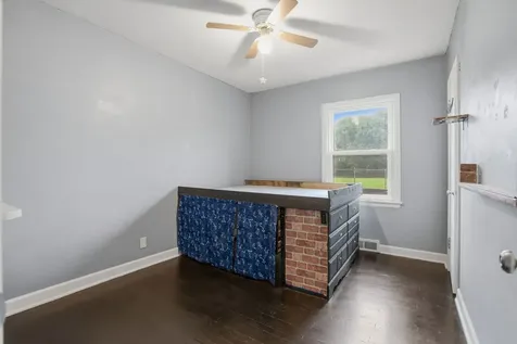 1414 23RD Avenue East Moline IL 61244