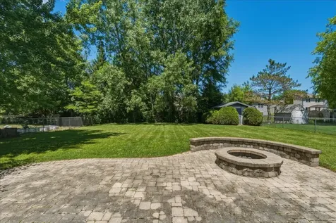 4709 Southhampton Drive Island Lake IL 60042