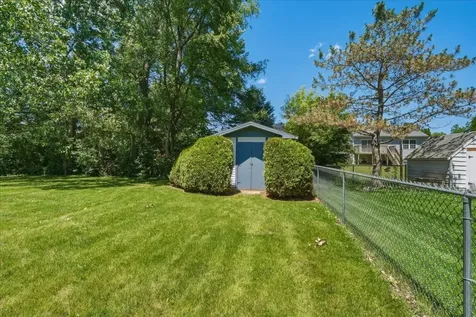 4709 Southhampton Drive Island Lake IL 60042