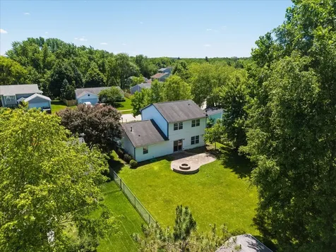 4709 Southhampton Drive Island Lake IL 60042